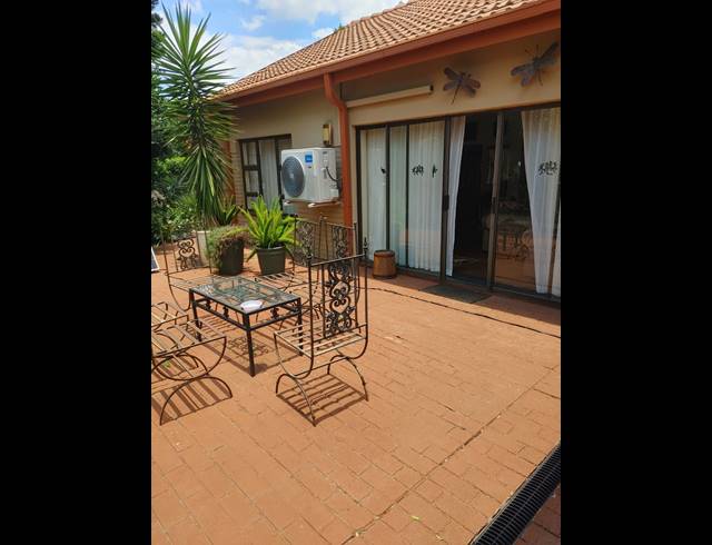 3 BEDROOM FREEHOLD FOR SALE IN FLORAUNA